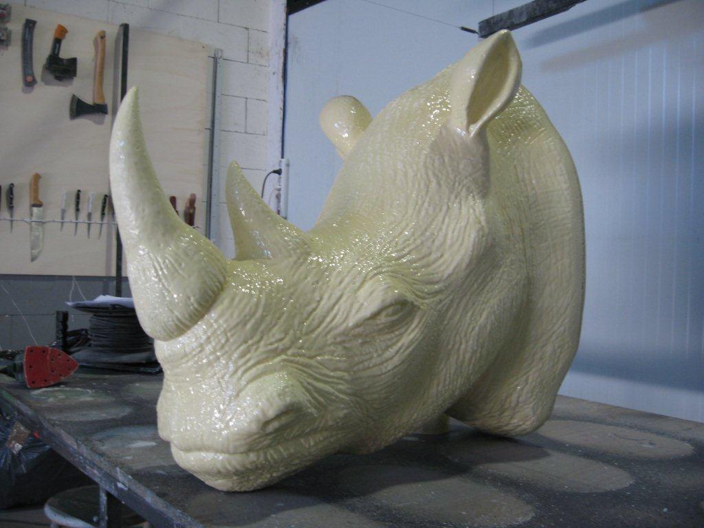 CABEZA DE RINOCERONTE